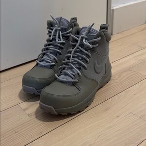 Nike Manoa Kids Sneakers - Dark Stucco